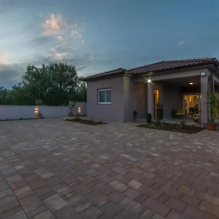 Summer House Villa